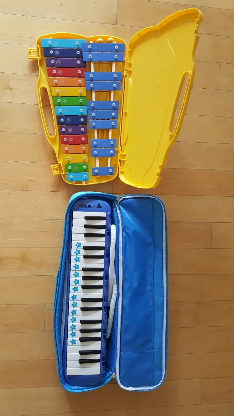 중고 실로폰과 멜로디언 나눔합니다.