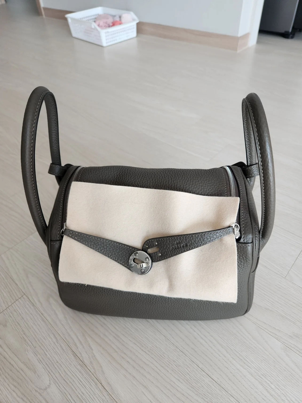 에르메스 린디백26 /그리스에땅