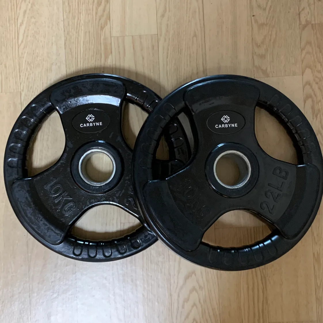 10kg 원판 2개 팝니다.