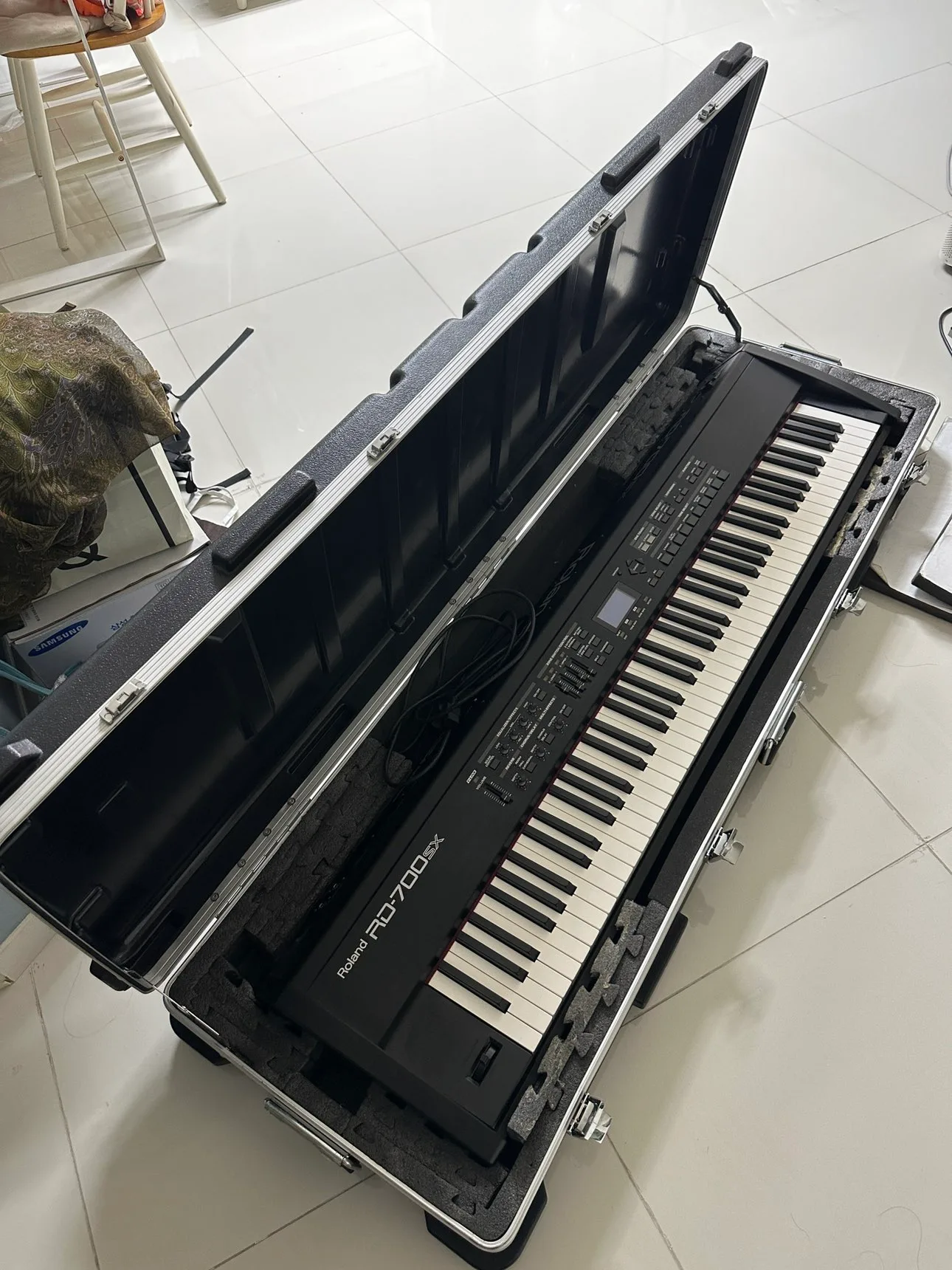 롤랜드 신디사이저 rd-700 하드케이스포함