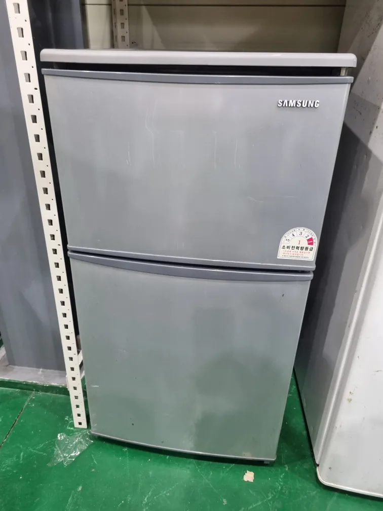 중고 냉장고 판매합니다.