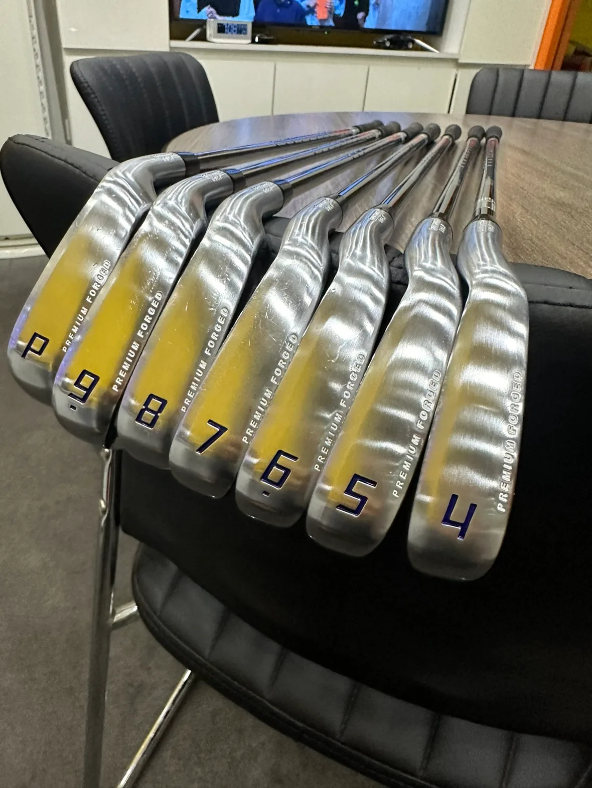 v300 8 4-p 7아이언 정품 중고 모듀스105s