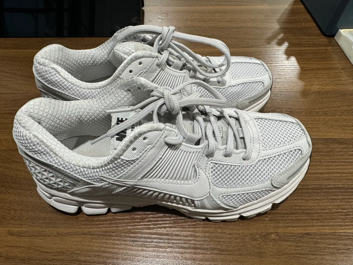 보메로5 바스트그레이 260사이즈 중고