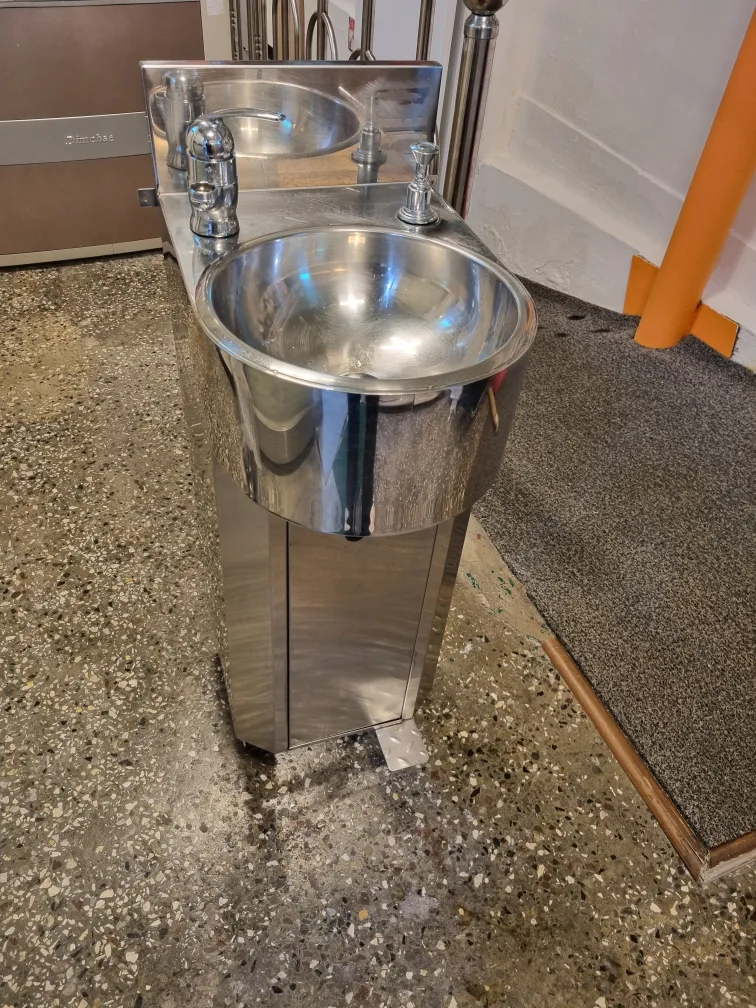 손세정대 원형페달식 판매합니다