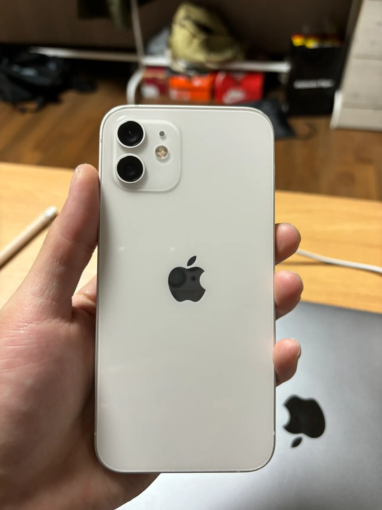 아이폰 12 (64gb) 쿨거래시 네고 가능