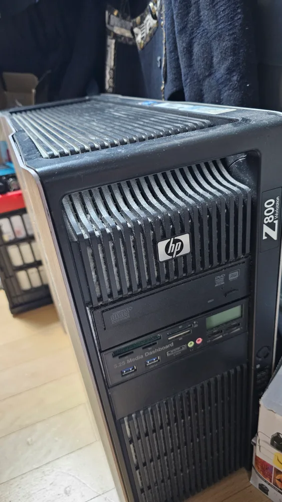 아우디가 설계한 업그레이드 hp z800 웍스테이션 팝니다