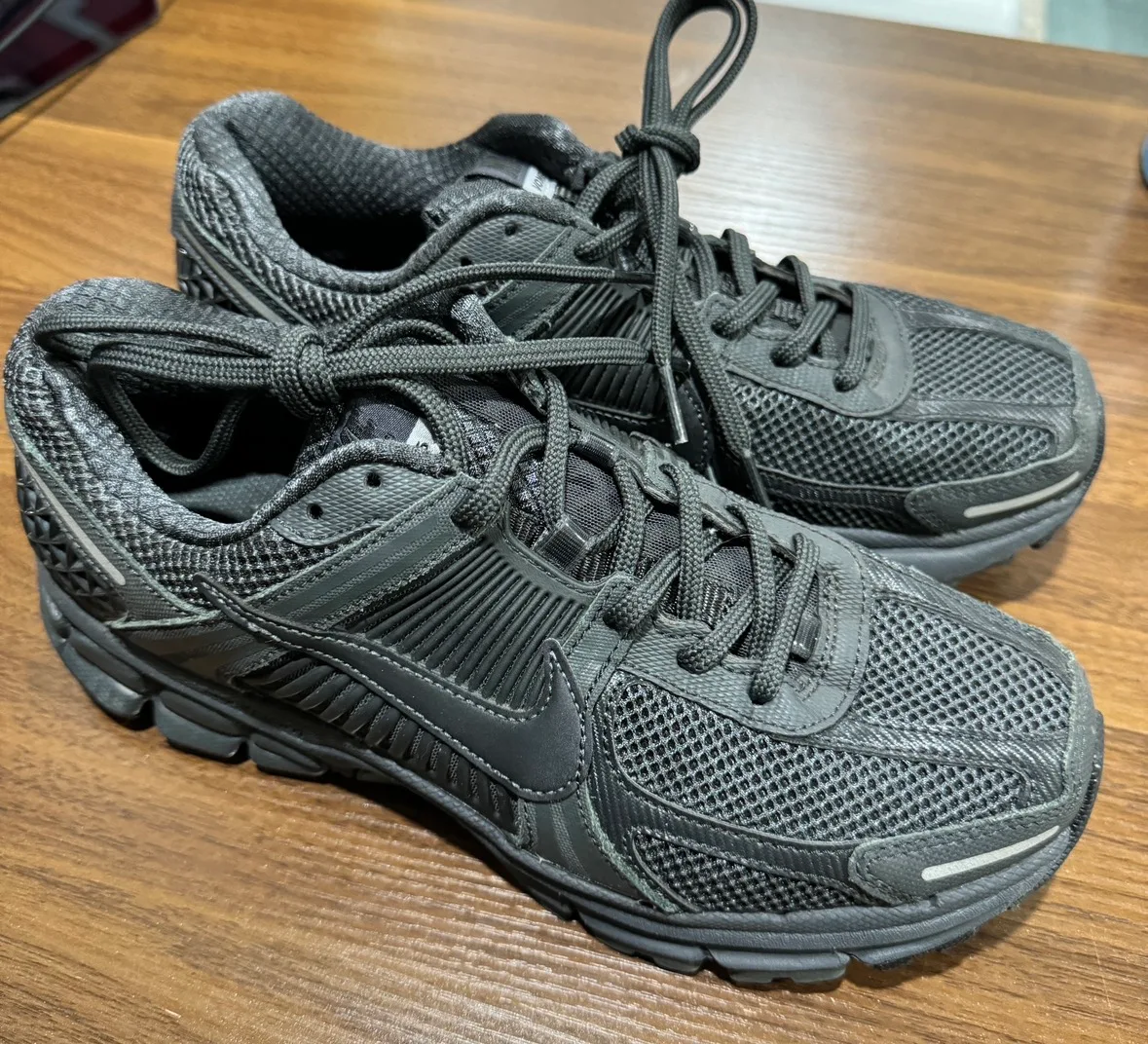 보메로5 앤트러사이트 260사이즈 중고