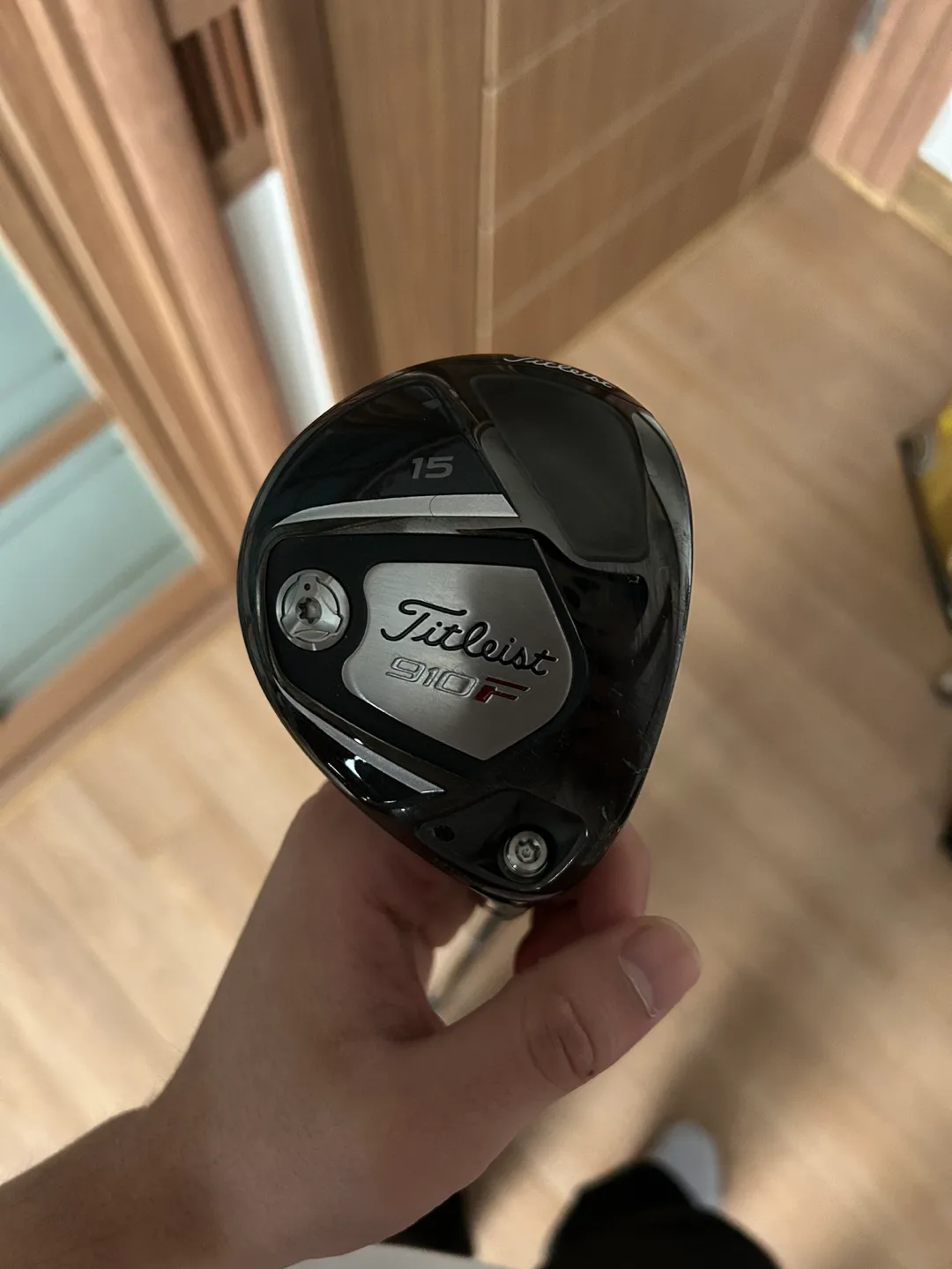 거의 새것 타이틀리스트 910f 3번 우드. 중고가 시세보다 저렴.