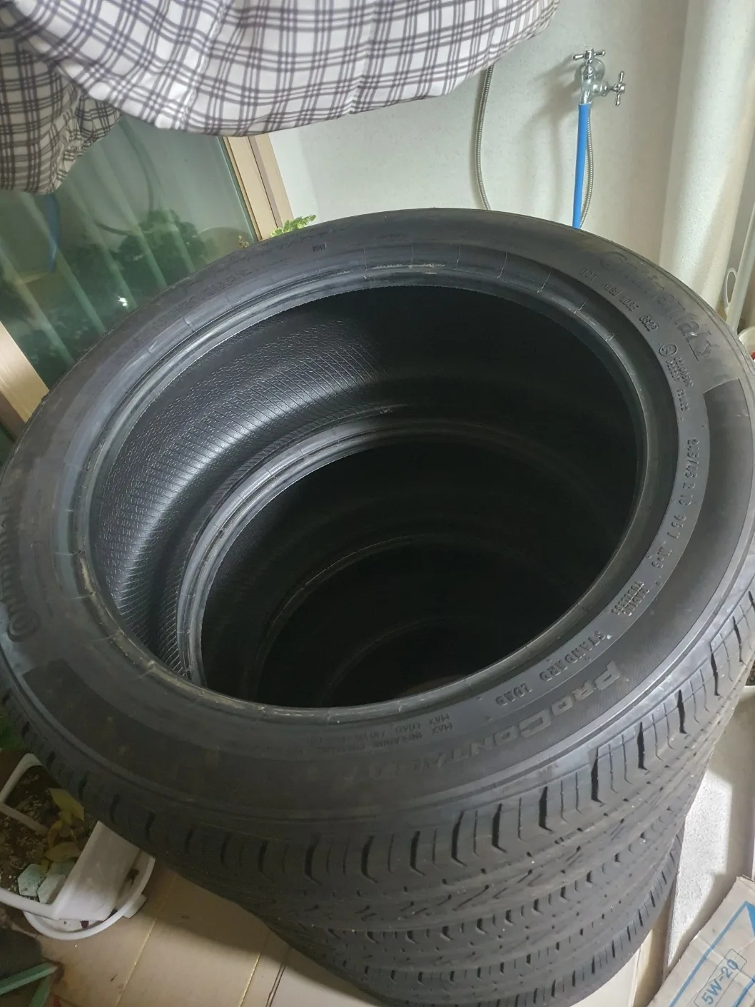 중고타이어 245 45 18 콘티넨탈 프로콘텍트tx (70프로 남음) 팝니다