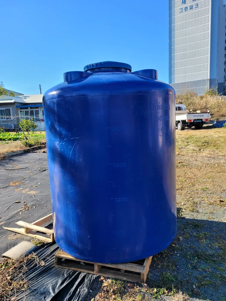 원형 pe,탱크   3톤 새것같은 중고물탱크 입니다