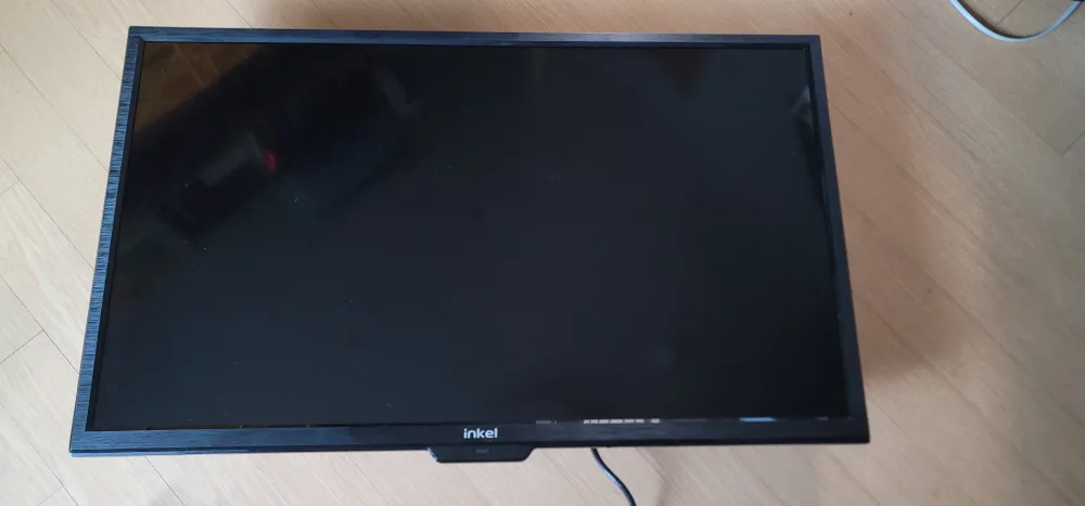 인켈 14년9월식 32인치 tv 모니터 상태 좋아요.