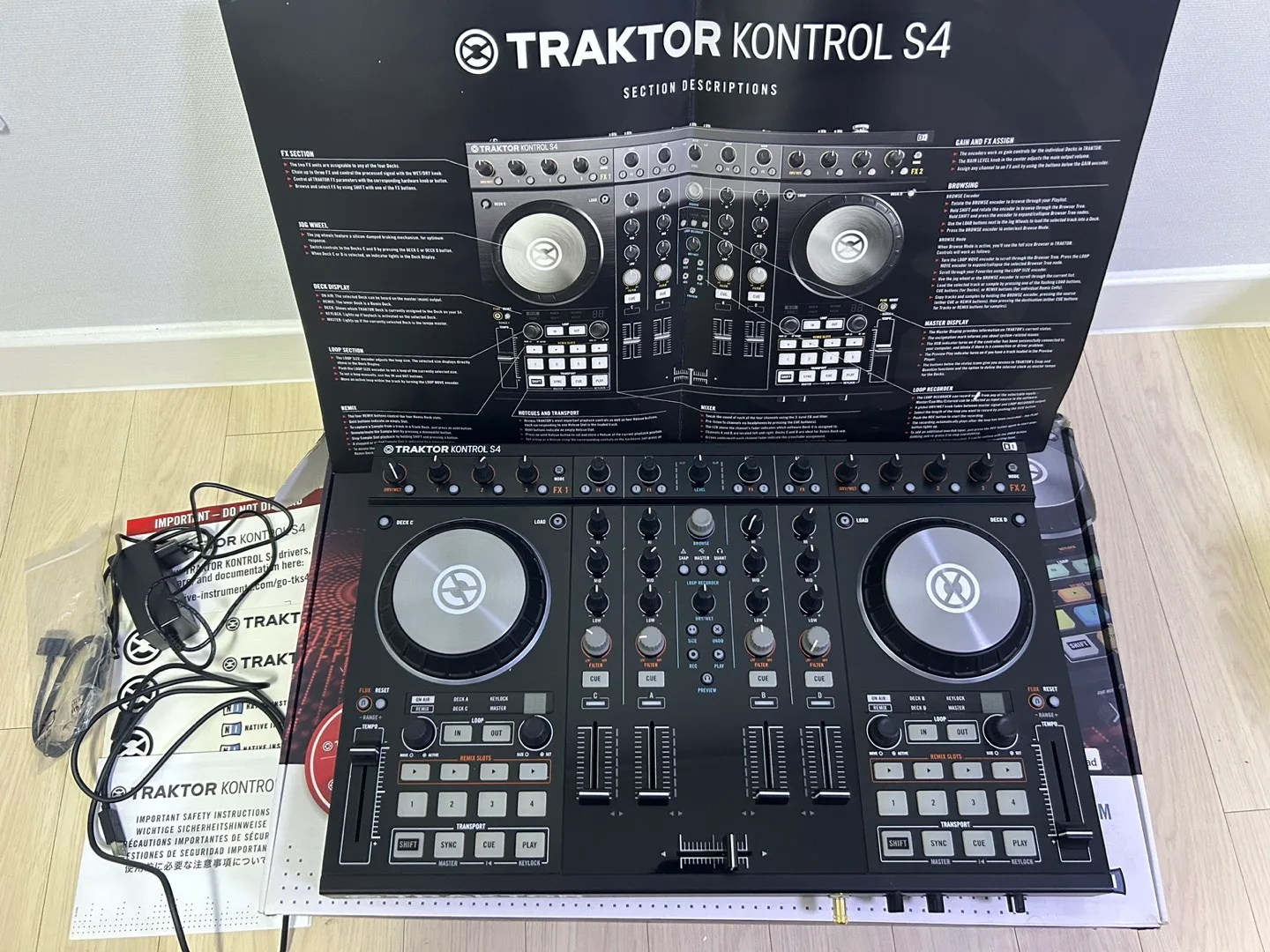 DJ/ NI 트랙터 Traktor Kontrol S4 MK2 팝니다