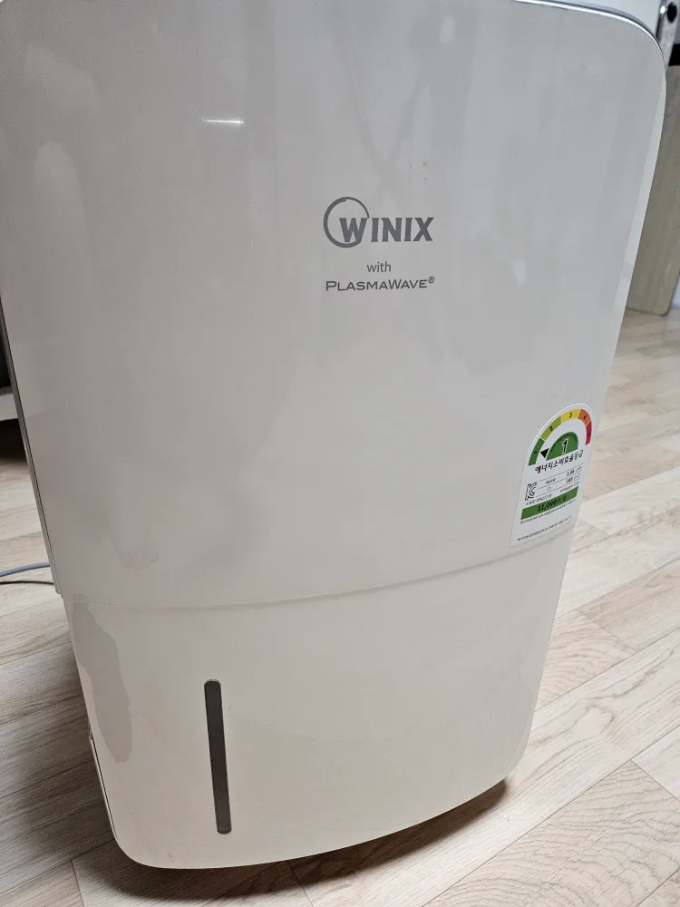 위닉스 17리터 제습기팝니다.