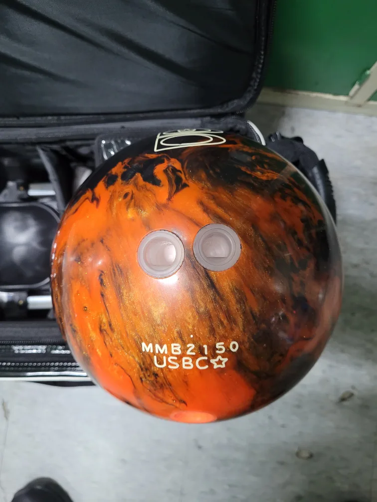 볼링공 티존 하드볼 11파운드 중고볼 팝니다.