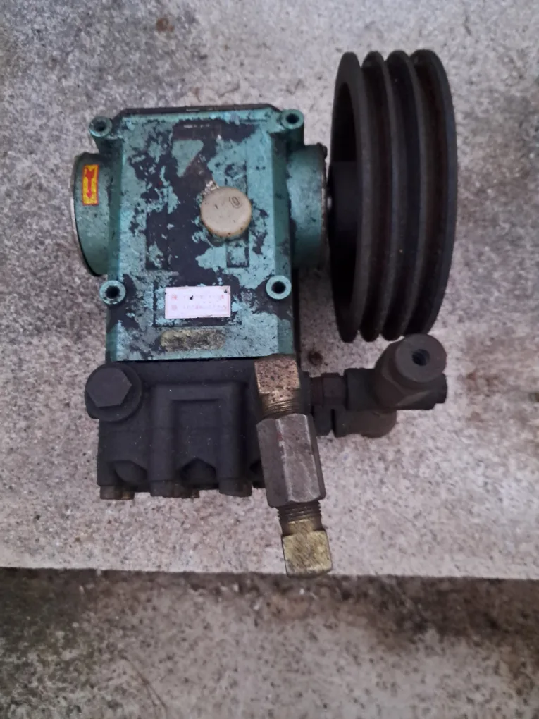 자동세차기에서 떼어논 고압펌프팔아요