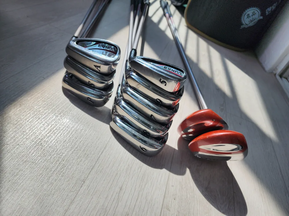 엘로드 루나/ 여자 골프채 중고 (아이언세트 +우드 2개(유틸대용포함)