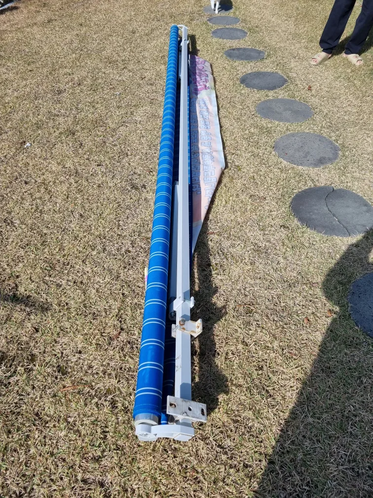 어닝 가로 420 사용한지 2개월 정도 됐구요 상태좋아요 깨끗함니다