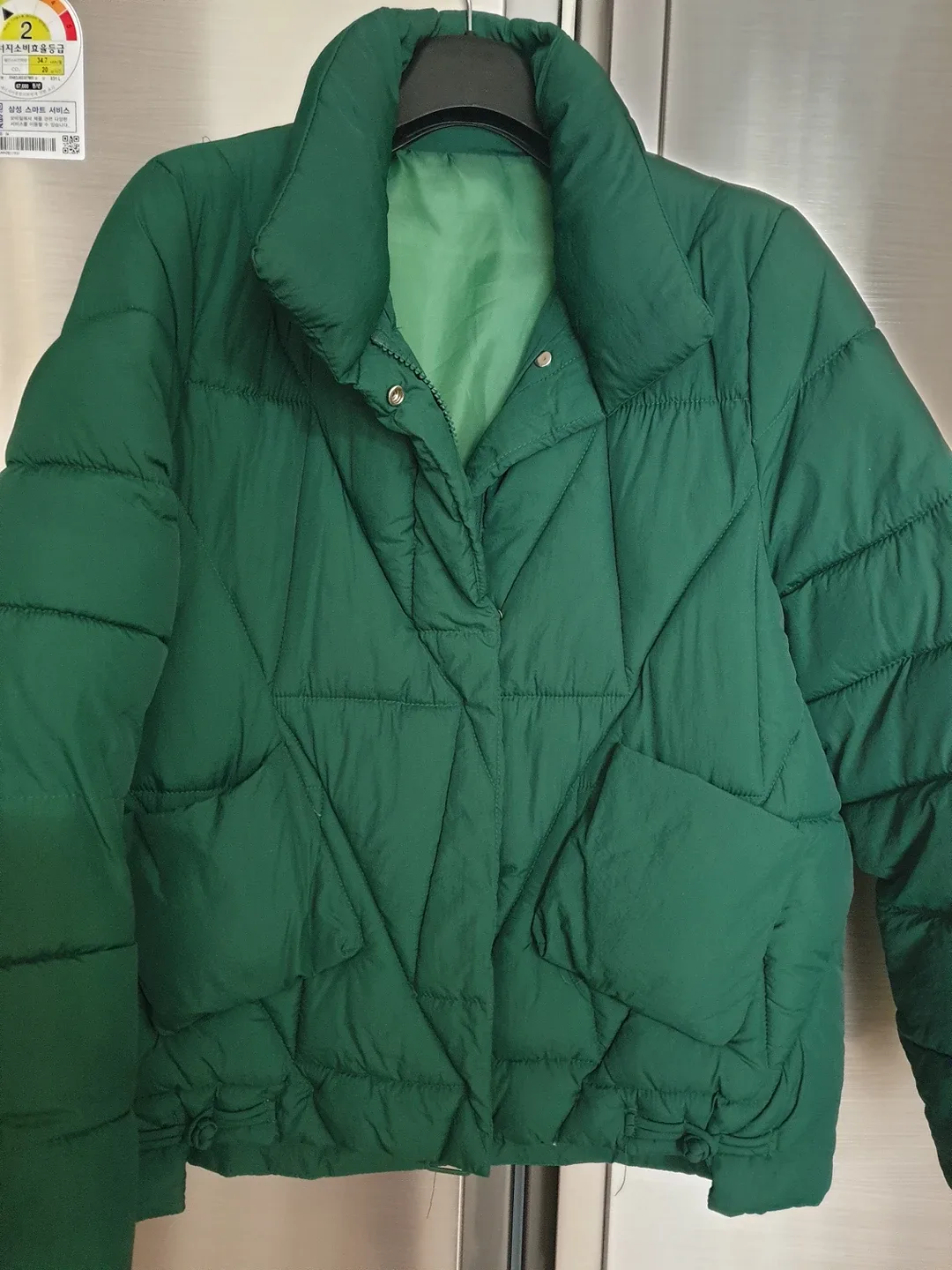 패딩이 많아 내놓니다 깔끔하고 컬러가 예뻐요 빨리 데려가 주세여 중고상 환불안됨