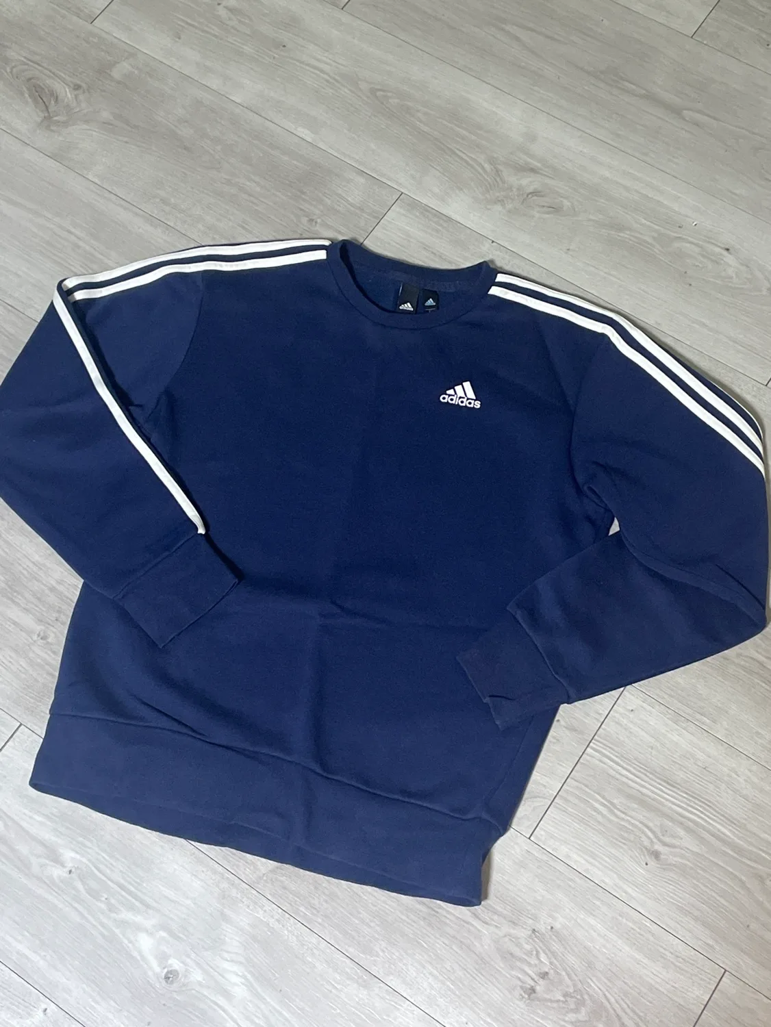 아디다스 맨투맨 100