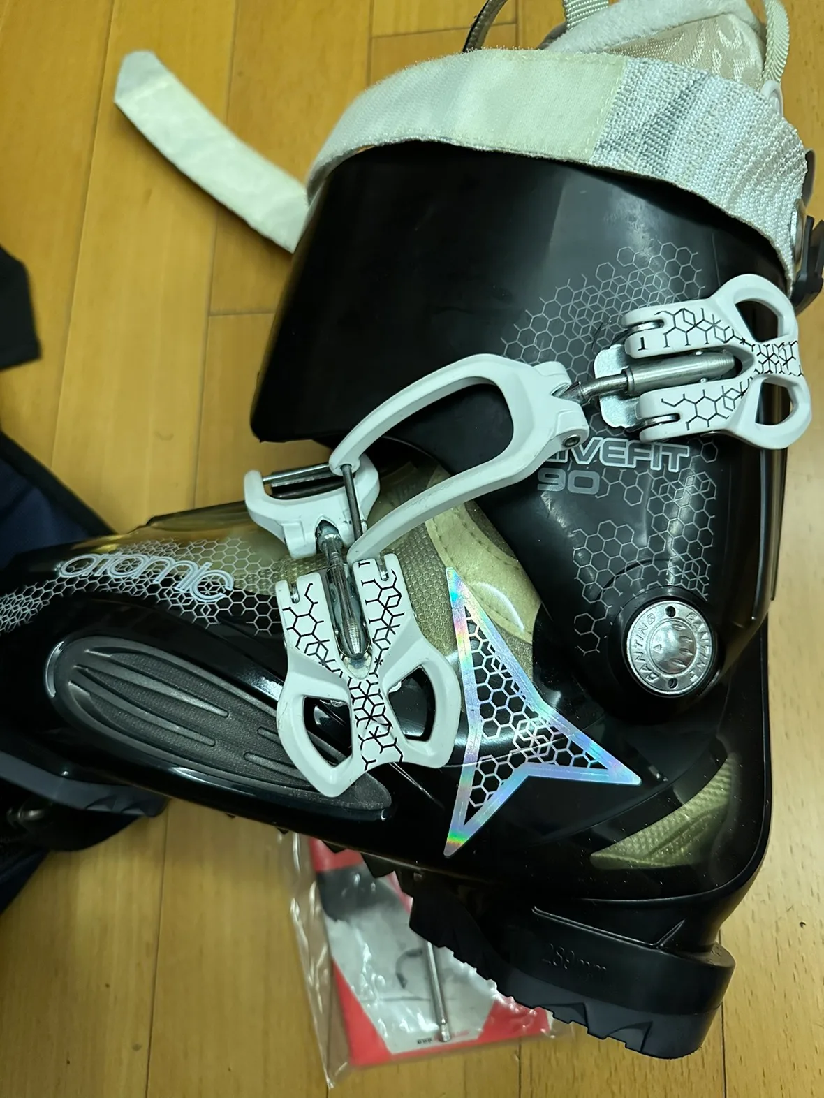 아토믹 스키부츠 240-245.