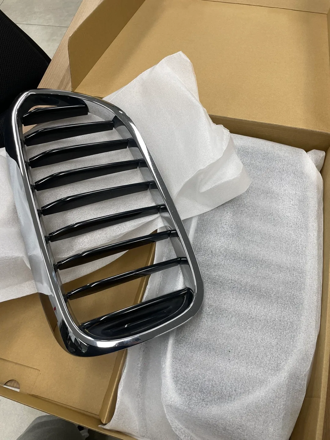 BMW G바디 5시리즈 순정그릴 중고제품