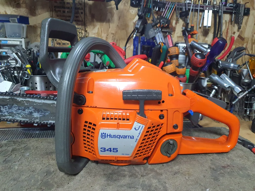 허스크바나 345 중고 엔진톱 팝니다.