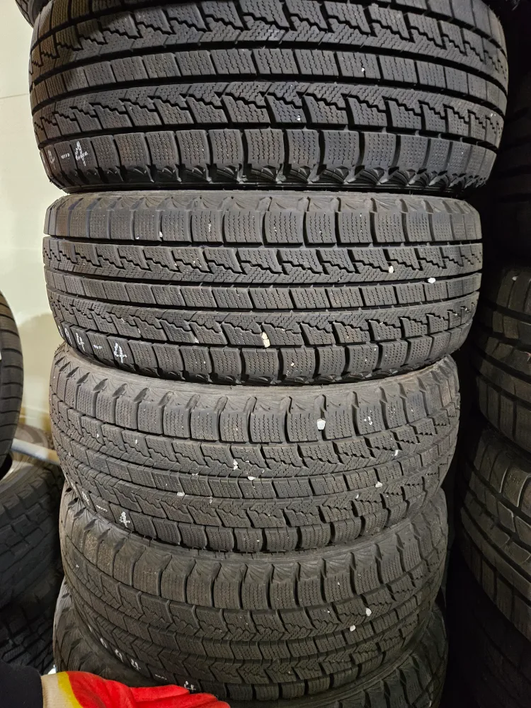 모닝 겨울타이어 중고 4짝 팝니다.