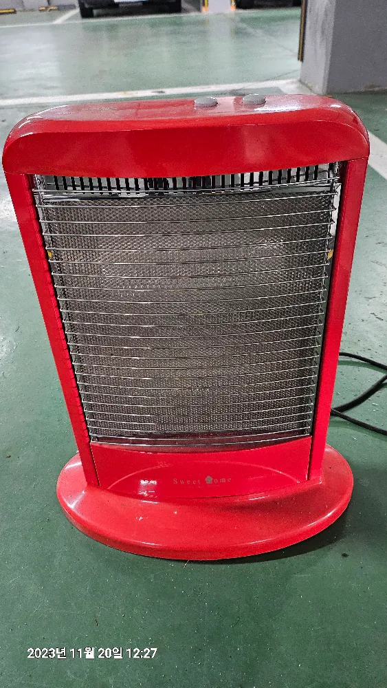 중고 난방기와 전선