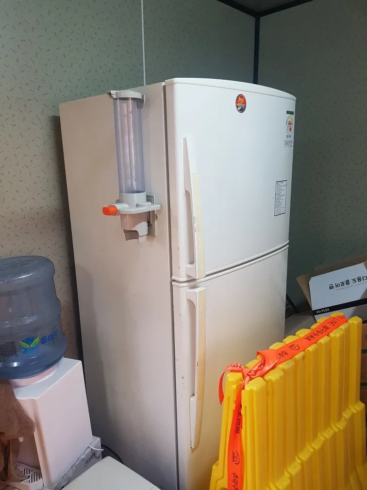 중고 냉장고 판매합니다.