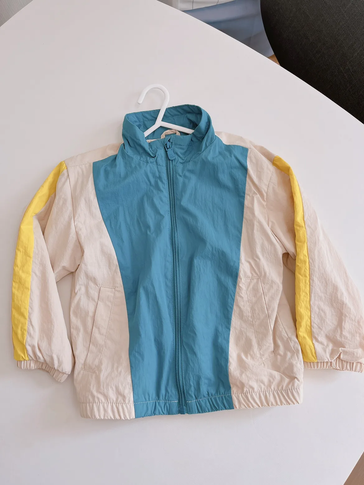 Zara 바람막이(3-4Y)