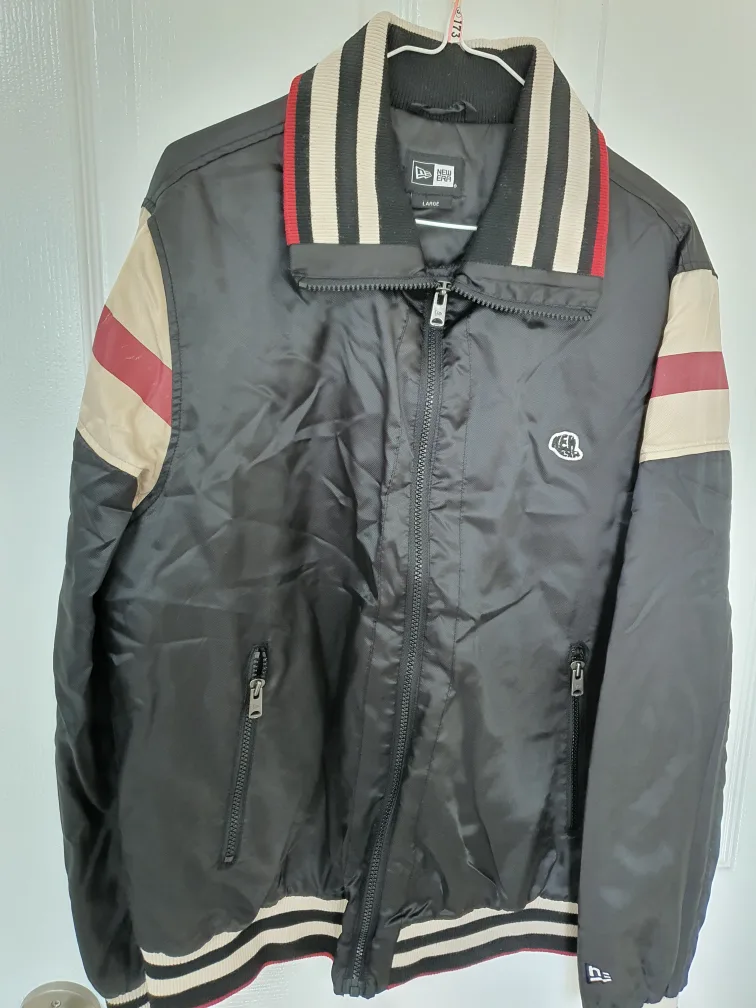 중고옷 판매 - 뉴에라 점퍼