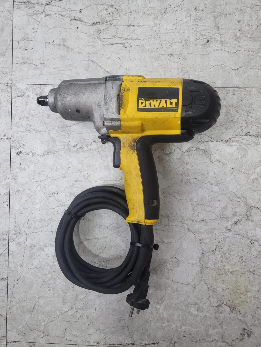 디월트. 전기임팩 중고 팝니다