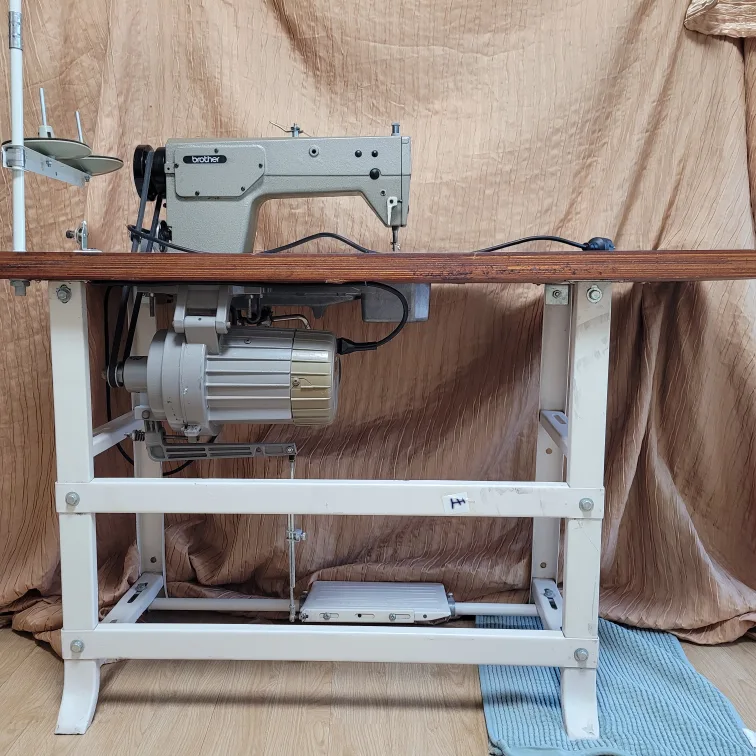 브라더 공업용 중고 미싱 팔아요.