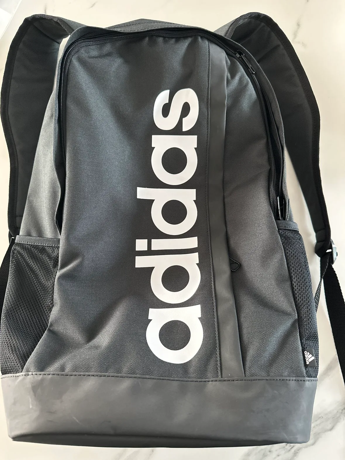 아디다스 백팩 중고 2개 있음