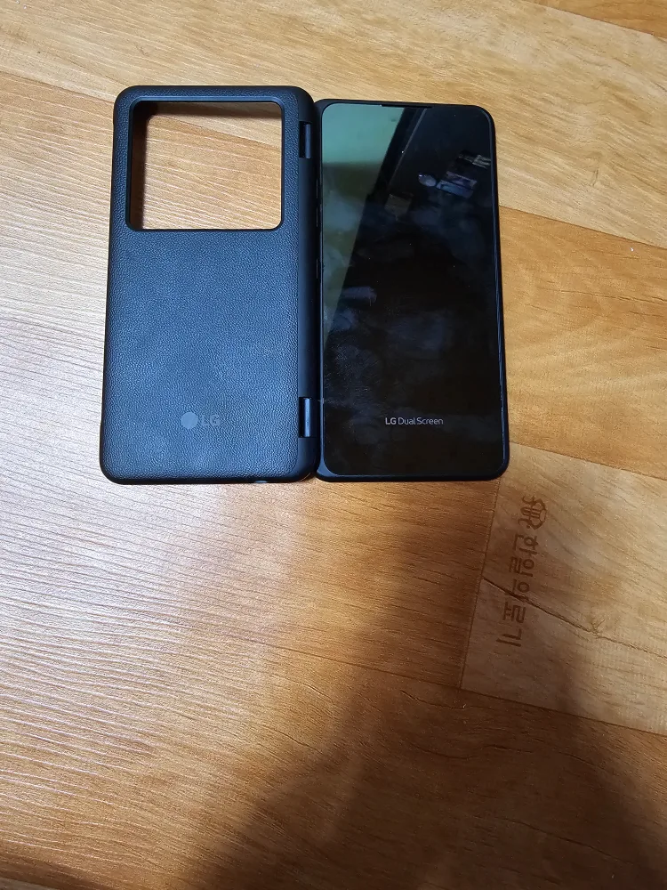 V50s 듀얼스크린 중고품 팝니다