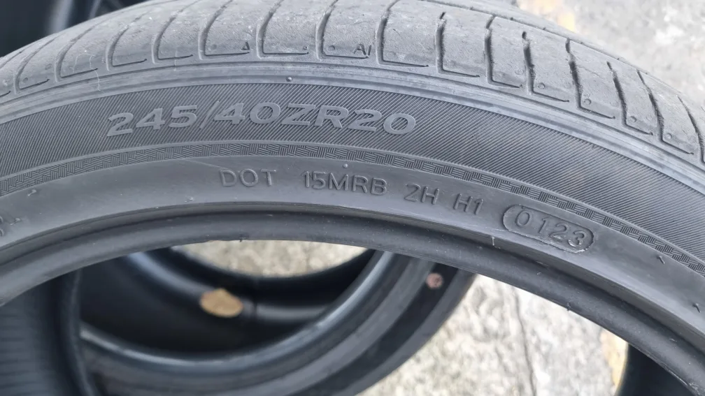 중고 타이어 팝니다. 245-40-20 한국s2 / 275-35-20 미쉐린 파일럿스포츠4s GOE