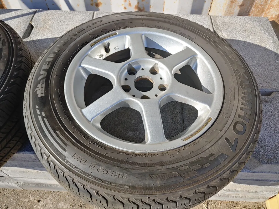 중고 타이어 215 65 16