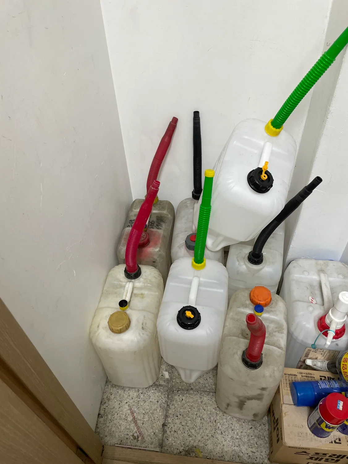 기름 말통 7개 중고로 팝니다