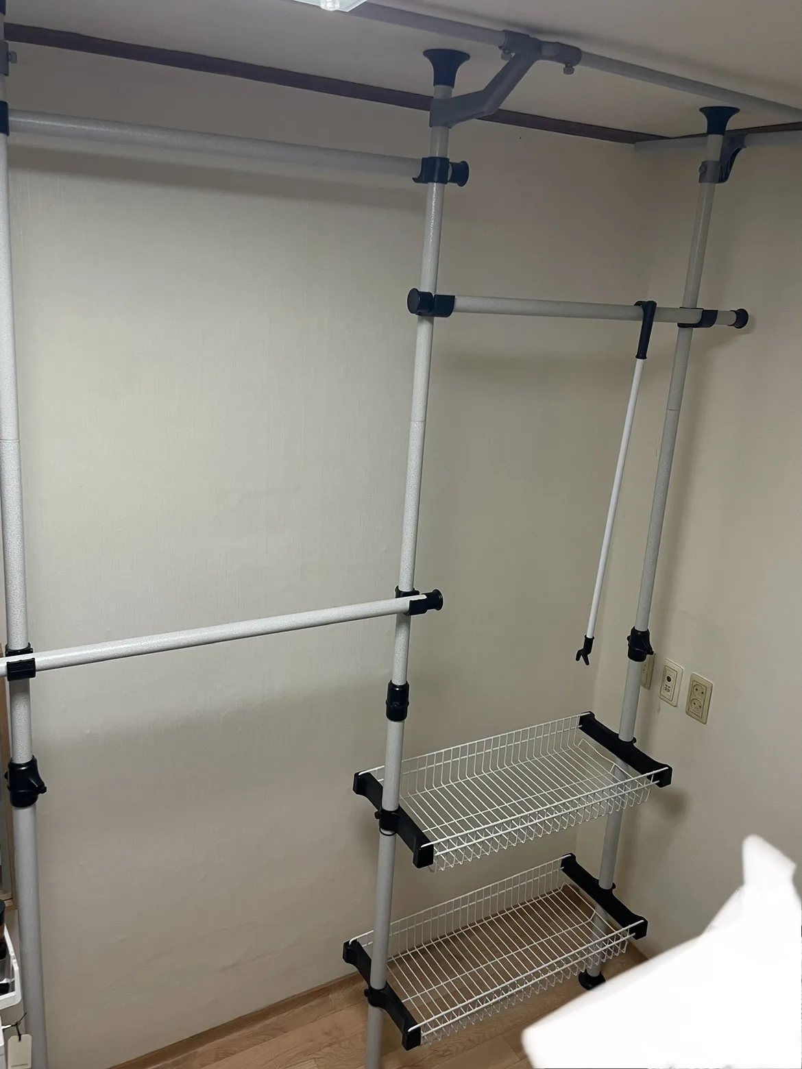 왕자행거 3단 + 선반 2개 중고팔아요 (상태좋음)