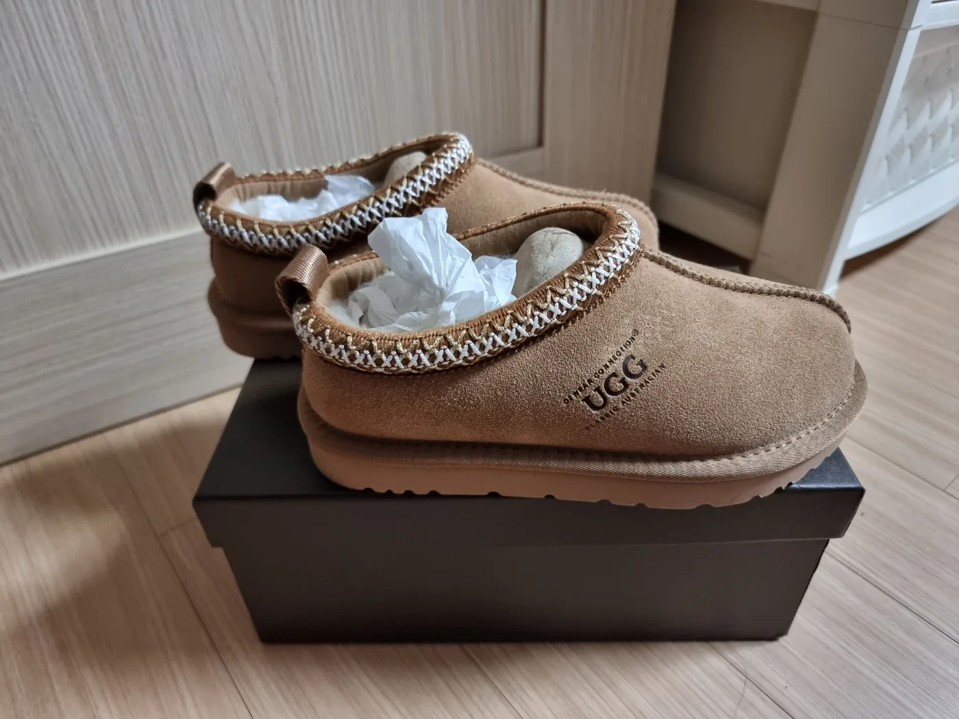 어그키즈 새제품 판매합니다.