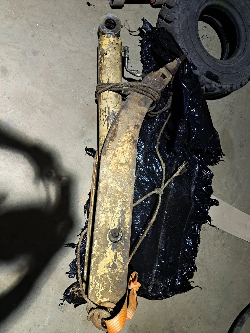 굴삭기 02용 중고 유압 집게 판매합니다.