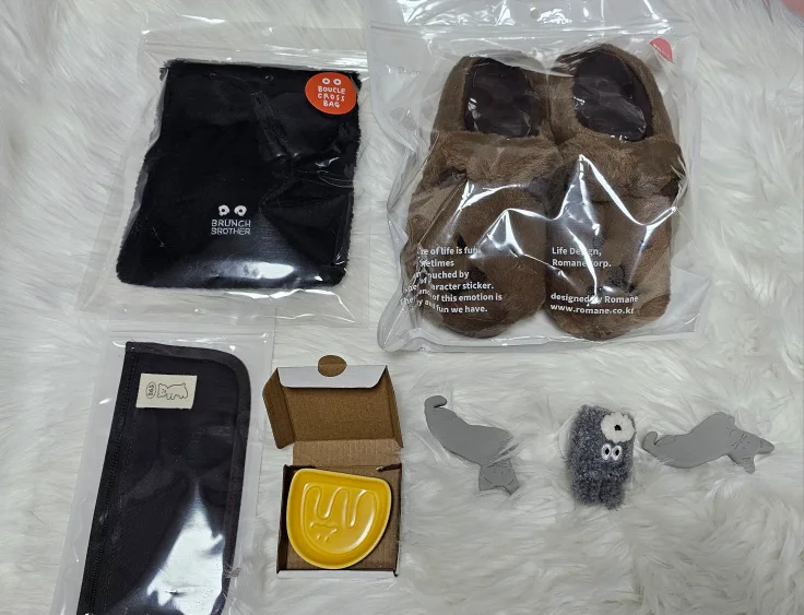 실내슬리퍼, 슬리퍼, 필통, 크로스백, 소스그릇, 수저대, 수저받침,실내화, 털슬리퍼,겨울슬리퍼, 방한슬리퍼