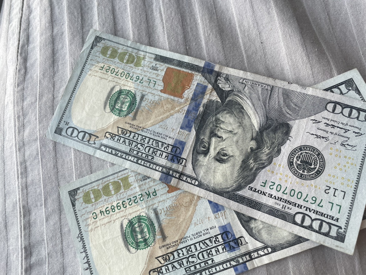 200달러입니다 현 시세 26만원