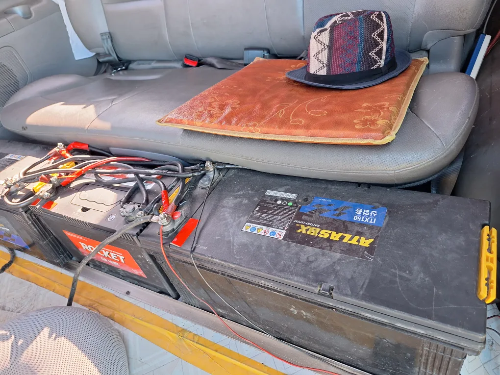 캠핑용차량. 밧데리