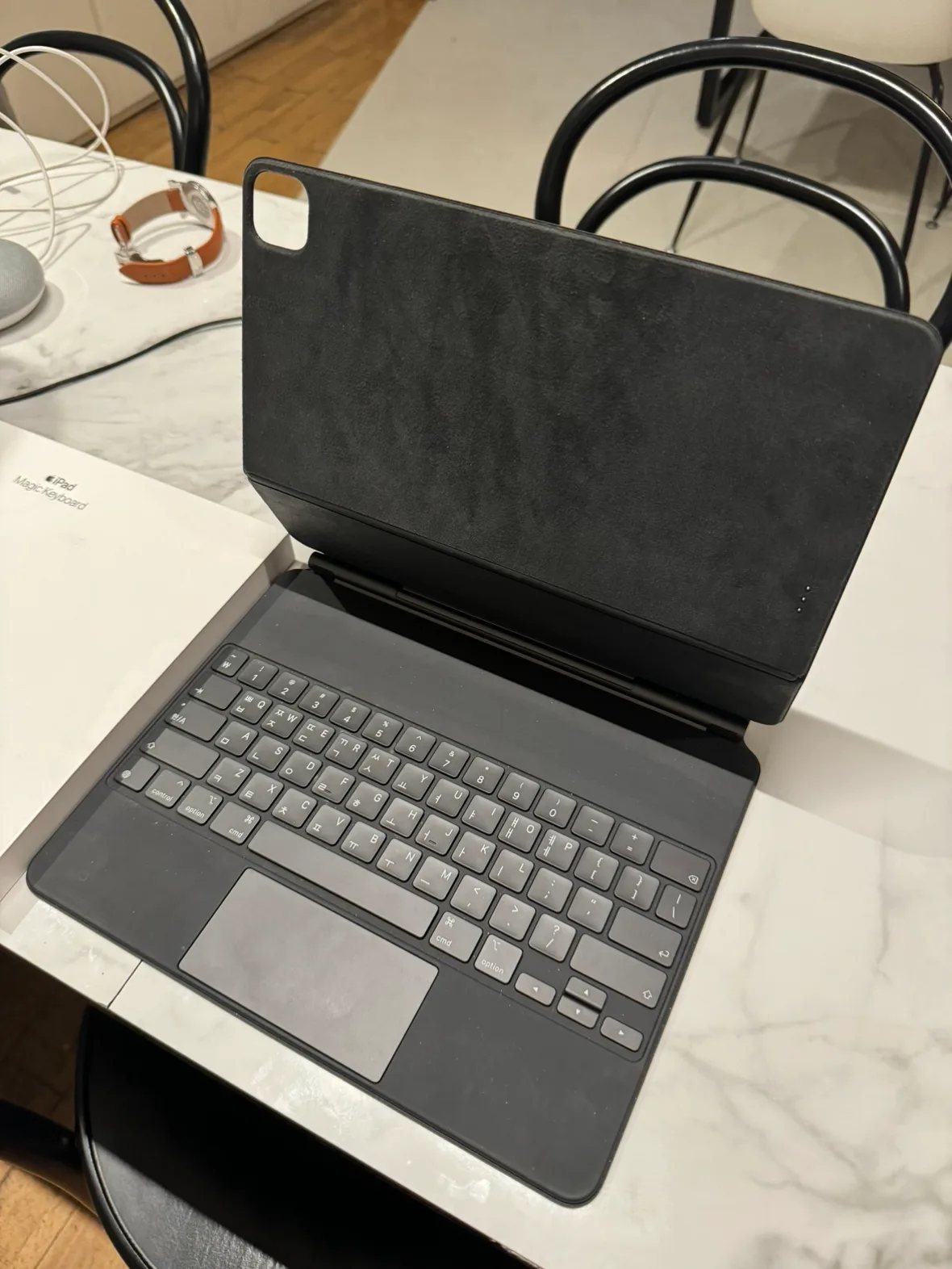 애플 12.9 매직키보드 판매합니다.