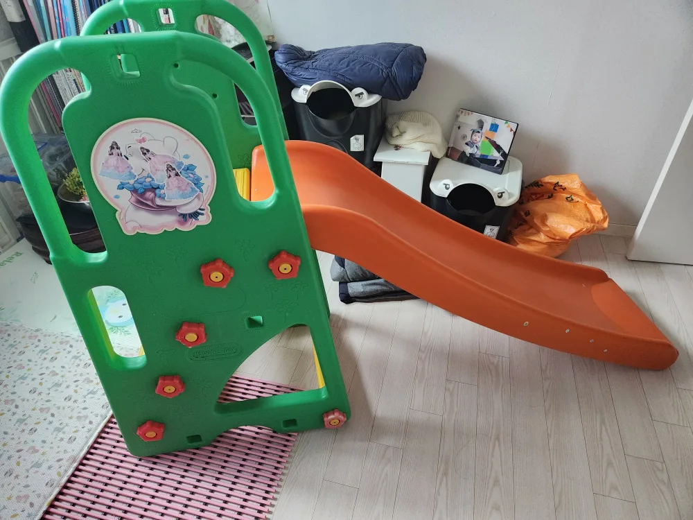 중고로 구입했던 미끄럼틀 입니다