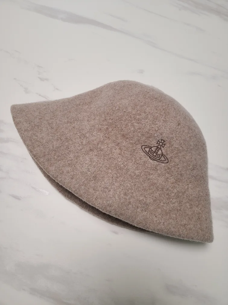 비비안웨스트우드 버킷햇