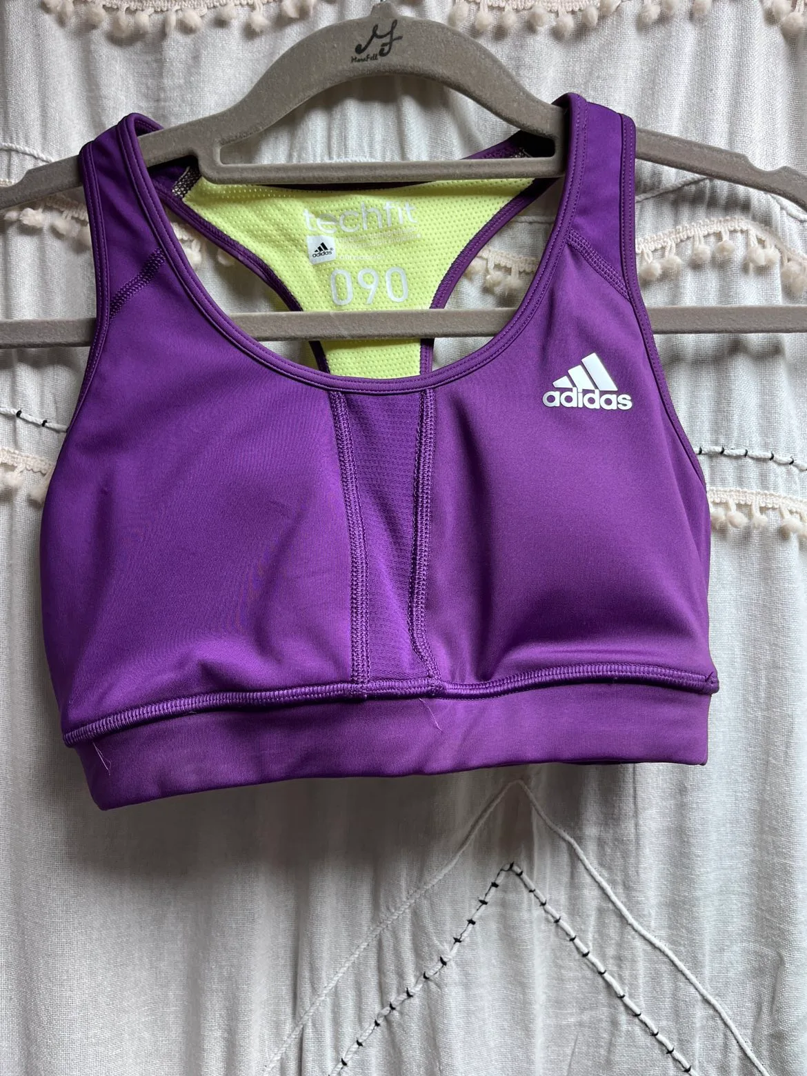 아디다스 브라탑