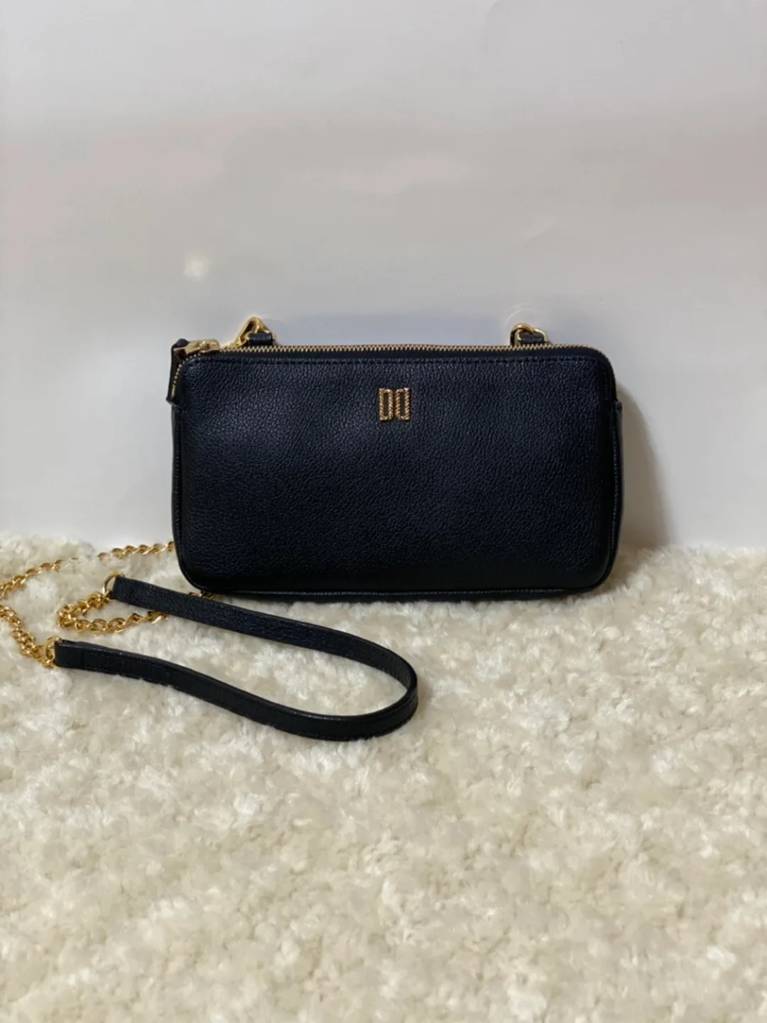 닥스 블랙 크로스백