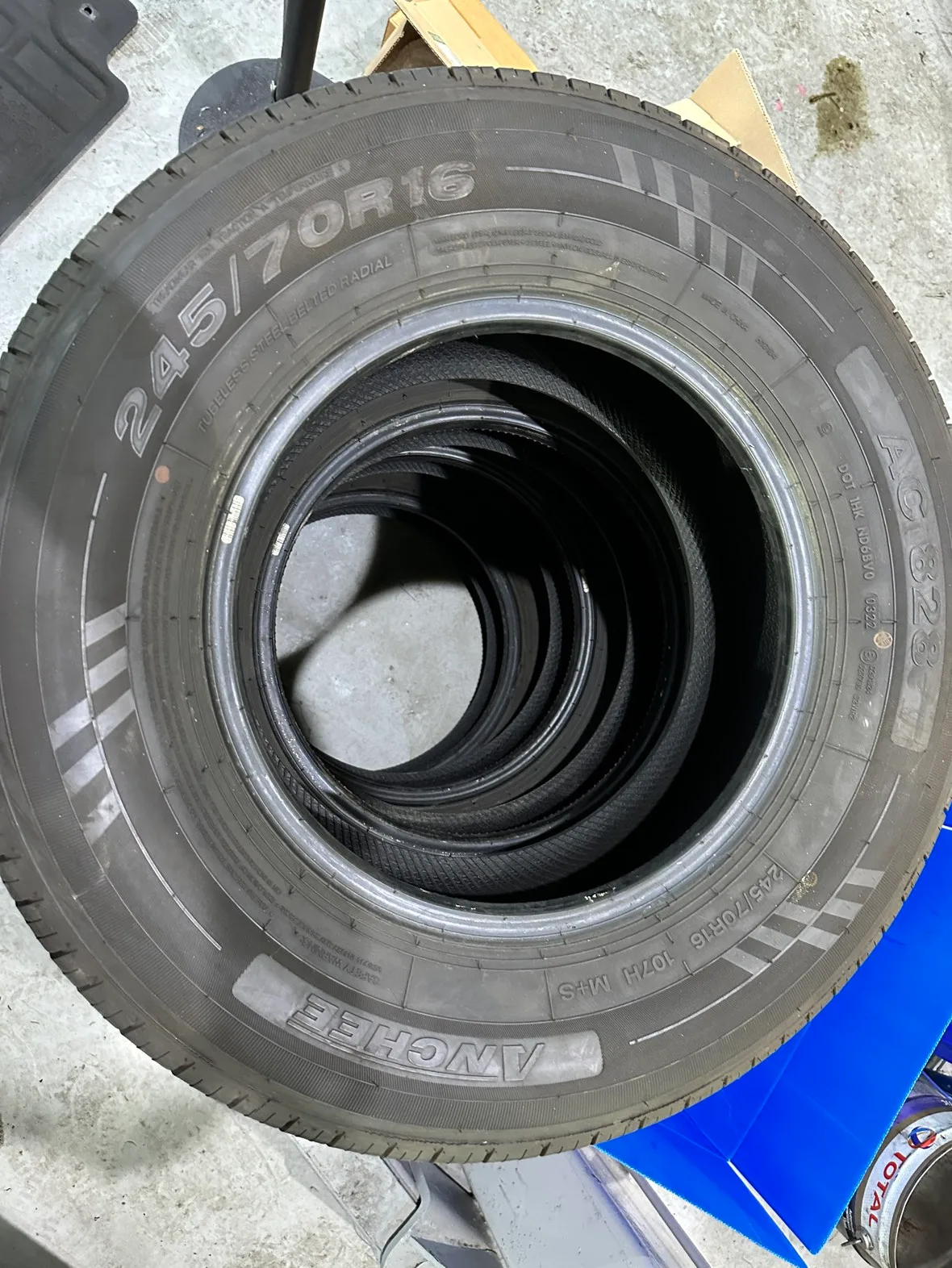 anchee 245/70/16 중고타이어 팝미다